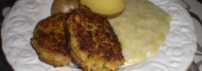 Vegetarfrikadeller med ris og stuvet hvidkål