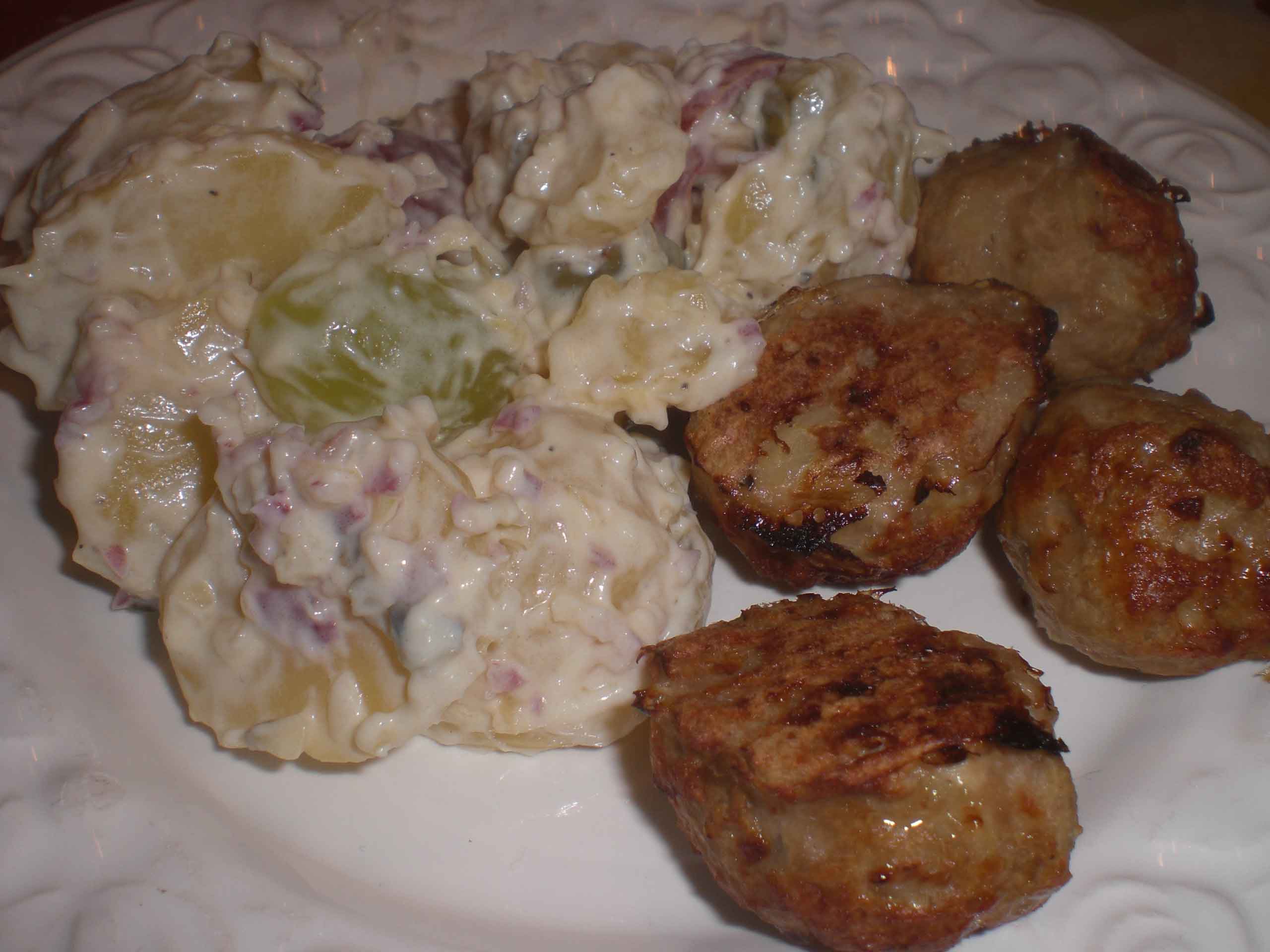 Frikadeller med kold kartoffelsalat