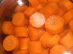 Kog gulerødder.