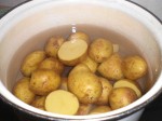 Kog kartoflerne.
