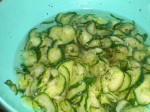 Tilbered agurkesalaten.