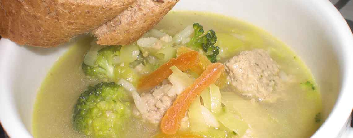 Boller i karry-suppe