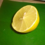 Tilsæt citronsaft.