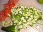 Skær grøntsagerne i mindre stykker.