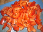 Skær peberfrugt i mindre stykker