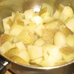 Lad kartoflerne dampe tørre.