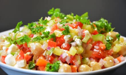 Kikærtesalat med feta